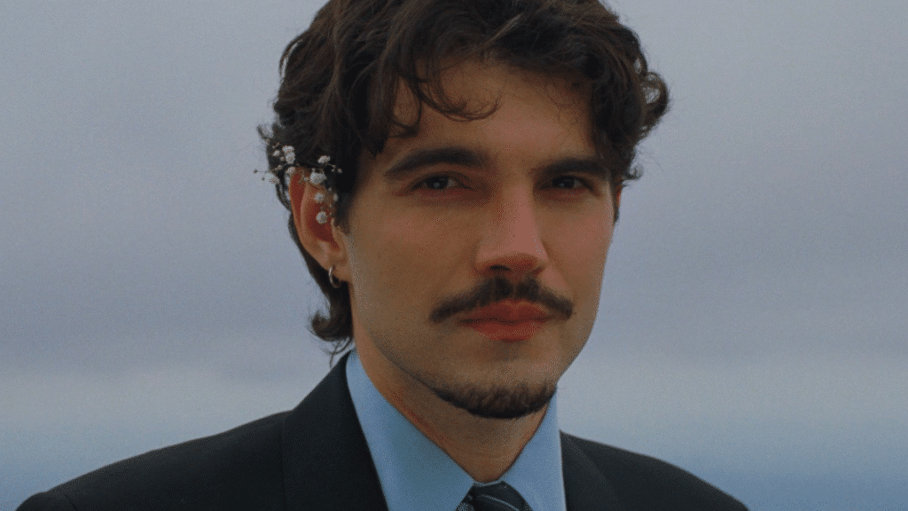 Novo álbum de Jão abordará luto após morte do pai